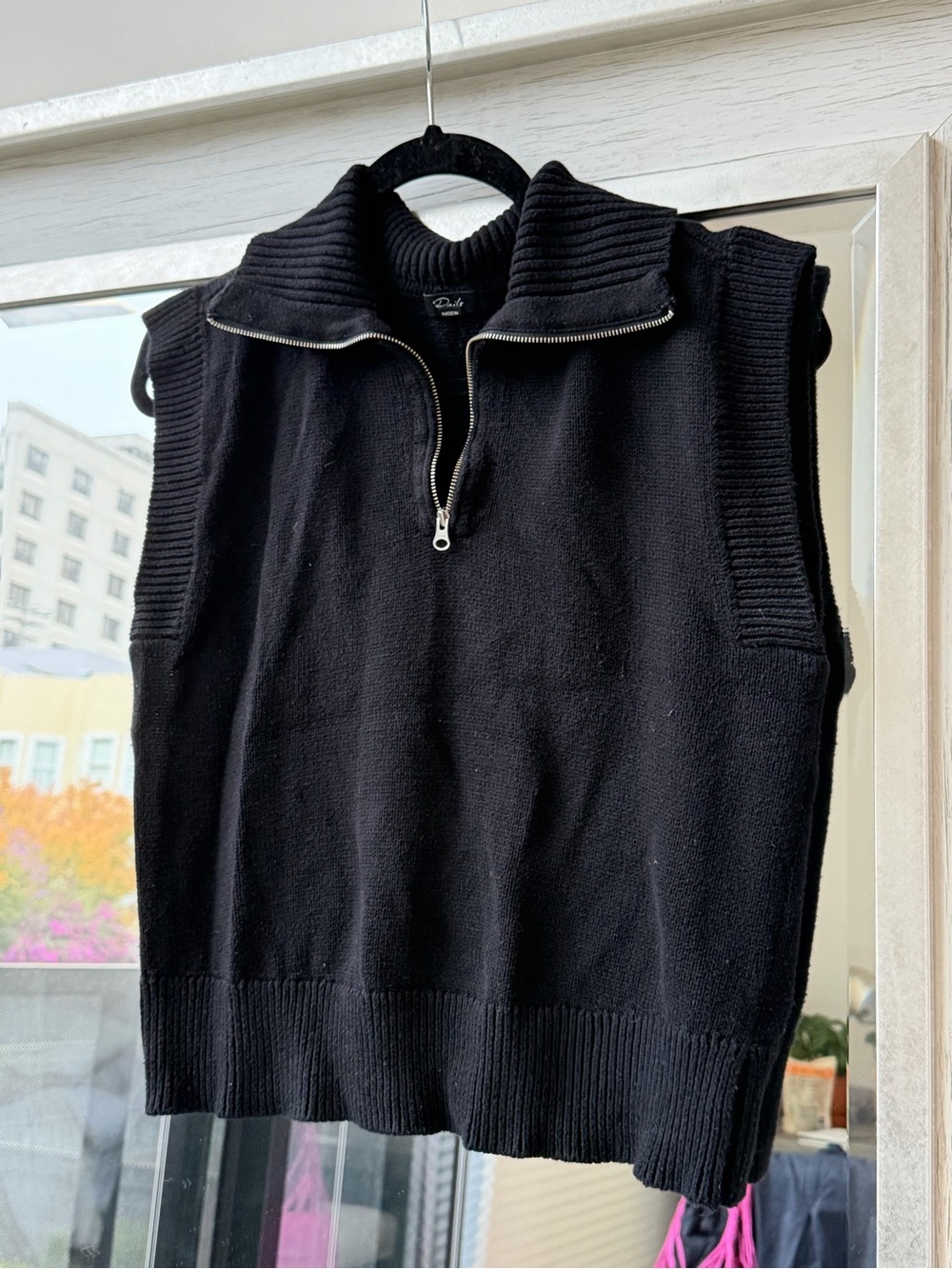 RAILS Black Sleeveless Quarter-Zip Sweater Vest - Size XS
